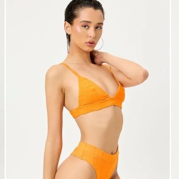 Frankie's Bikinis x Naomi Osaka Claire Triangle Terry Bikini Top Size M - Picture 1 of 10